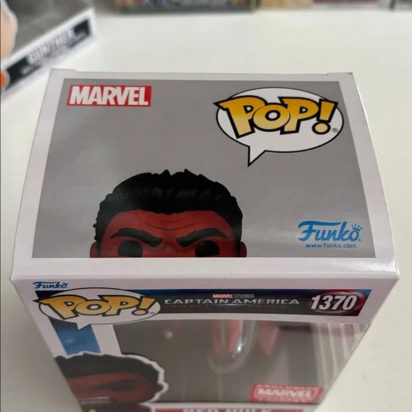 Funko POP! Marvel Red Hulk #1370 Vinyl Figure - Picture 2 of 11